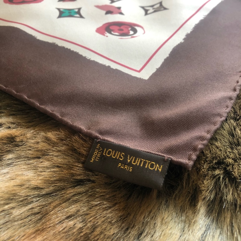 LOUIS VUITTON ABC MONOGRAM SQUARE - Picture 5 of 10
